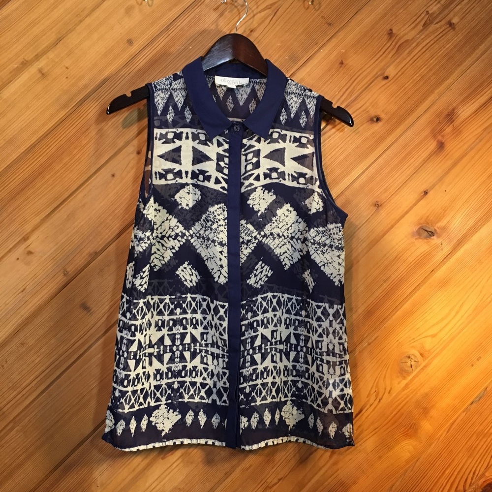 Olive & Oak Sleeveless  Top Small